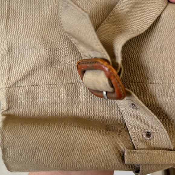 Burberry Men’s Vintage Trench Coat - size medium- great condition- authentic - Picture 5 of 16